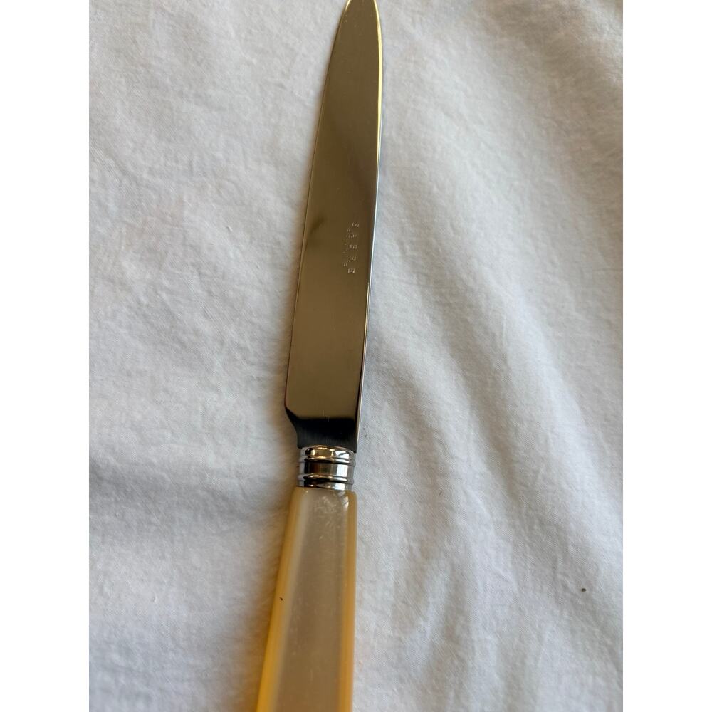 NEW Sabre Paris Icône Caramel Dinner Knife 18/10 Stainless Acrylic - Picture 3 of 3